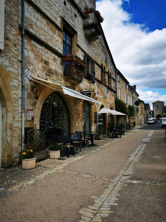 Le Coq En Repos Bed & Breakfast Saint-Sylvestre-sur-Lot Exterior foto